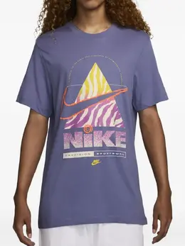 Nike: Фиолетовая футболка 