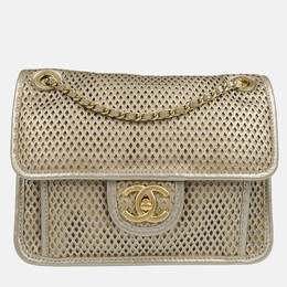 Chanel: Серебристая сумка 