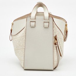 Loewe: Белая сумка  Anagram