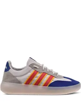 adidas: Белые кроссовки 