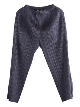 Pleats Please Issey Miyake: Тёмные брюки 