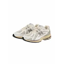 New Balance: Белые кроссовки 