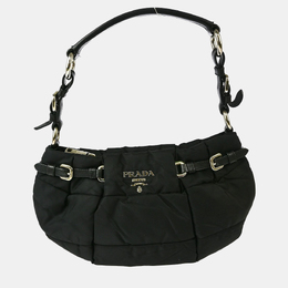 Prada: Чёрная сумка 