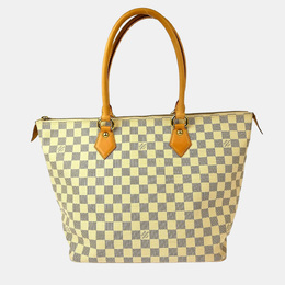 Louis Vuitton: Светлая сумка-шоппер 