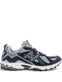 New Balance: Светлые кроссовки 