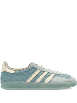 adidas: Светлые кроссовки  Gazelle Indoor