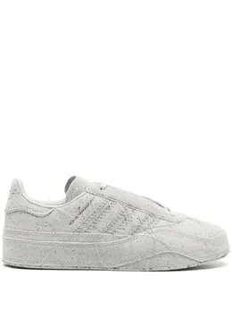 Y-3: Светлые кроссовки 