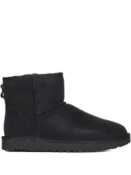 UGG: Чёрные ботинки  Classic Mini