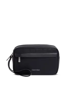 Calvin Klein: Чёрная дорожная сумка 