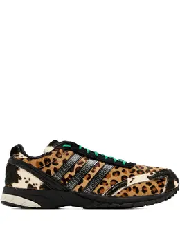 adidas: Коричневые кроссовки  Adizero Adios