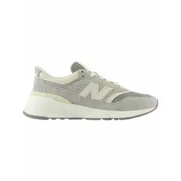 New Balance: Серые кроссовки 