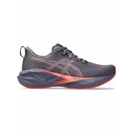 ASICS: Фиолетовые кроссовки  Novablast