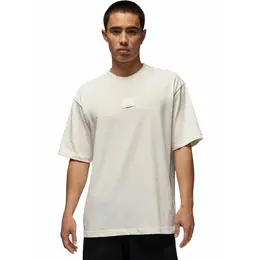 NIKE: Спортивная футболка  Essentials