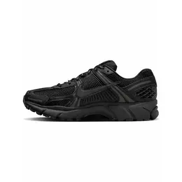 NIKE: Чёрные кроссовки 