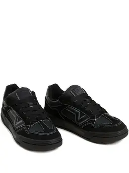 Vans: Чёрные кроссовки 