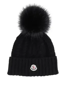 Moncler: Чёрная шапка 