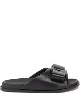 Ferragamo: Чёрные сандалии  Vara Bow