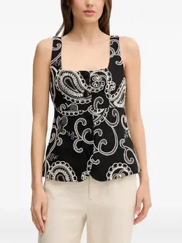 Pedro Del Hierro: Чёрный топ 