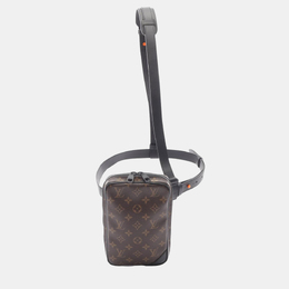 Louis Vuitton: Коричневая сумка 