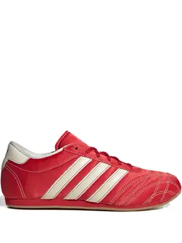 adidas: Красные кроссовки 