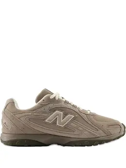 New Balance: Светлые кроссовки 