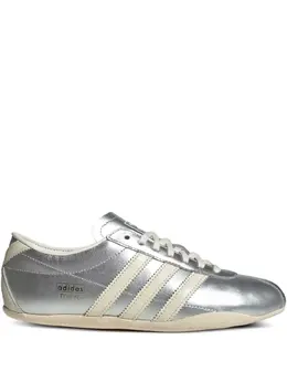 adidas: Серебристые кроссовки 