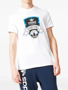 adidas: Белая футболка  Torsion