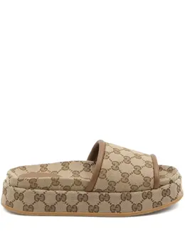 Gucci: Бежевые сандалии  GG