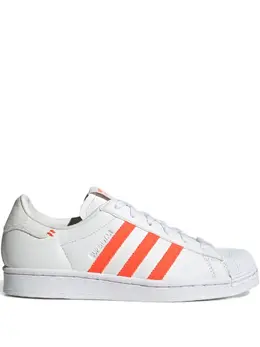 adidas: Белые кроссовки  Superstar