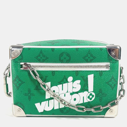 Louis Vuitton: Зелёная сумка через плечо  Pochette
