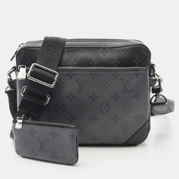 Louis Vuitton: Чёрная сумка 