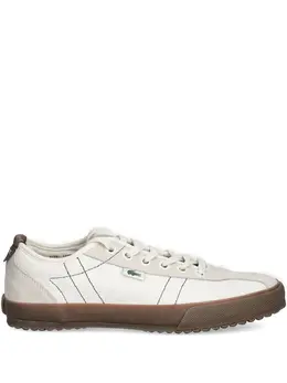 Lacoste: Белые кроссовки 