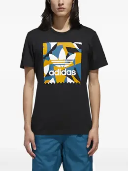 adidas: Чёрная футболка 