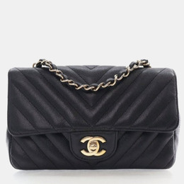 Chanel: Чёрная сумка 