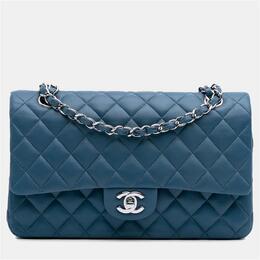Chanel: Голубая сумка 