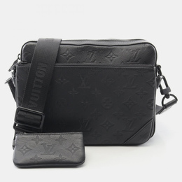 Louis Vuitton: Чёрная сумка 