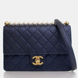 Chanel: Голубая сумка 