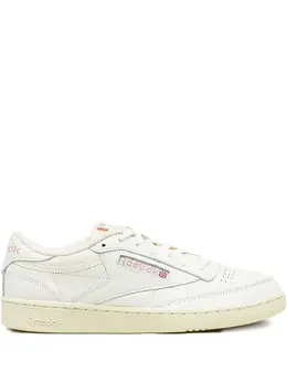 Reebok: Бежевые кроссовки  Club C 85