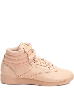 Reebok: Розовые кроссовки 