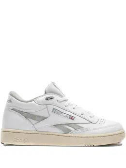 Reebok: Белые кроссовки  Club C