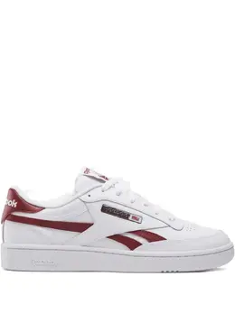 Reebok: Белые кроссовки  Club C Revenge