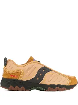 Saucony: Светлые кроссовки 