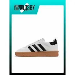 adidas: Белые кроссовки 