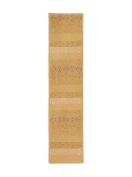 LOEWE: Бежевый шарф  Anagram