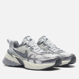 Nike: Серые кроссовки 