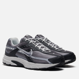 Nike: Серые кроссовки 
