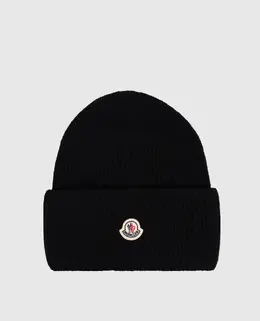 Moncler: Чёрная шапка 