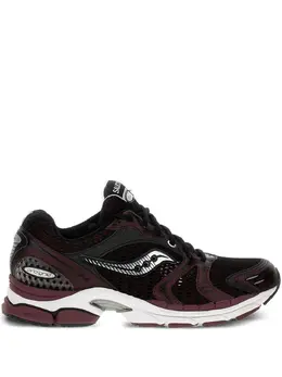 Saucony: Чёрные кроссовки 