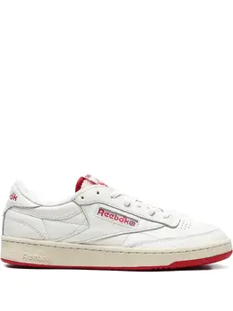 Reebok: Белые кроссовки  Club C 85