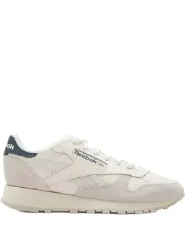 Reebok: Бежевые кроссовки  Classic Leather